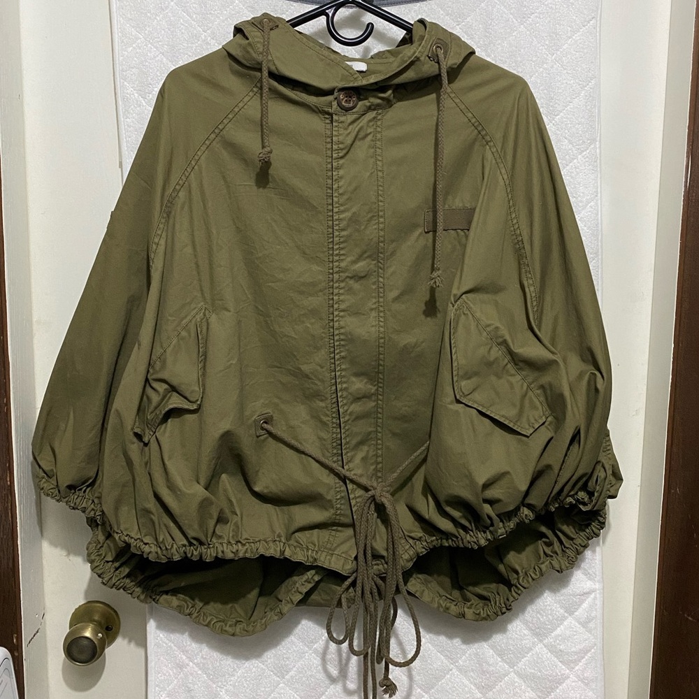 Bar 111 camo green color caplet jacket